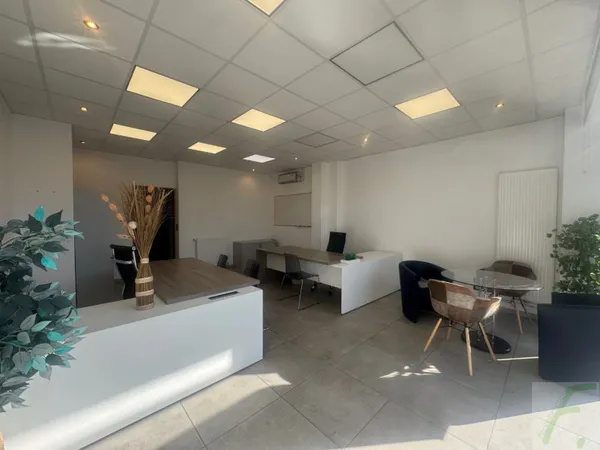 Local commercial 6 pièces 71 m²