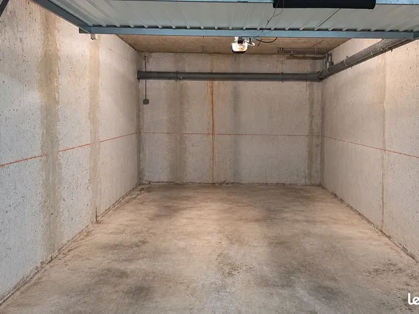 Garage et parking Vente Toulon 29000€