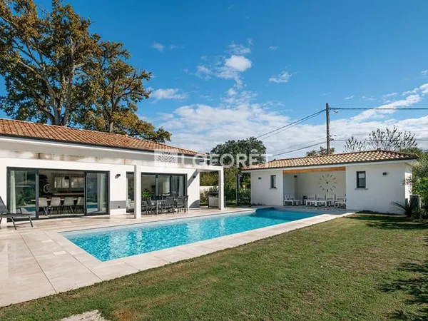 Maison de plain-pied 5 pièces 144 m²