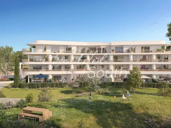 Appartement T3 Avec Parking Et Exterieurs, Lac Villeneuve De La Raho