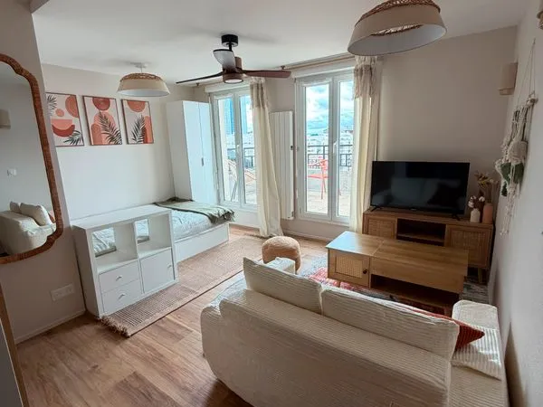 Charme bohème ✨ Studio rénové avec terrasse et vue dégagée