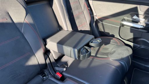 Mercedes Classe GLB 220 d 190 4Matic 8G-Tronic - AMG Line – 2021 – 80943 km – Diesel – Boîte Automatique — photo 4