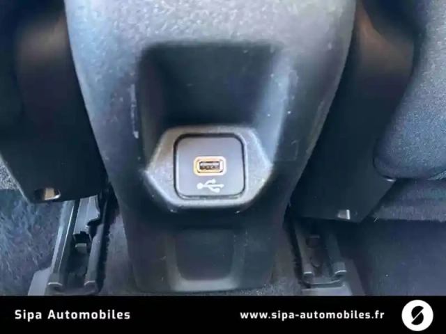 Jeep Renegade 1.3 gse t4 150 ch bvr6 — photo 19