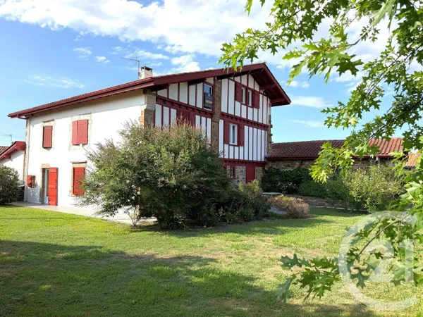 Maison 9 pièces 235 m²