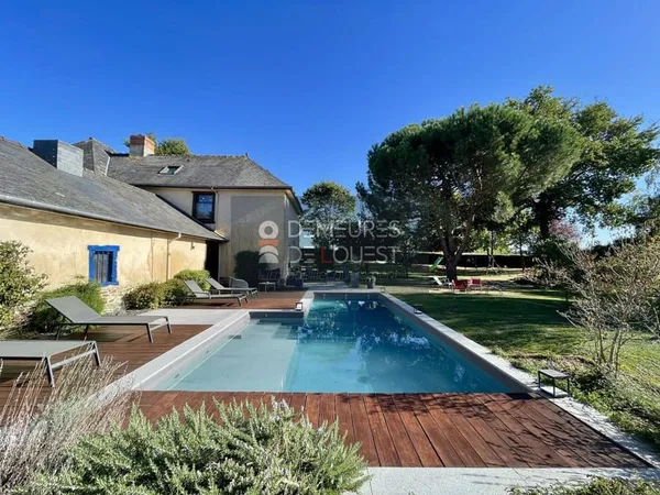 Maison 10 pièces 247 m²