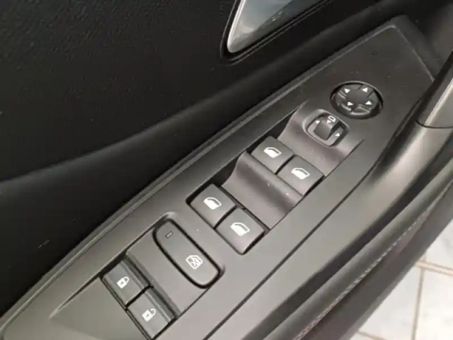 Peugeot 308 sw 1.5 bluehdi 130ch s&amp;s allure eat8 — photo 14