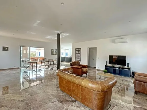 Maison 4 pièces 165 m²