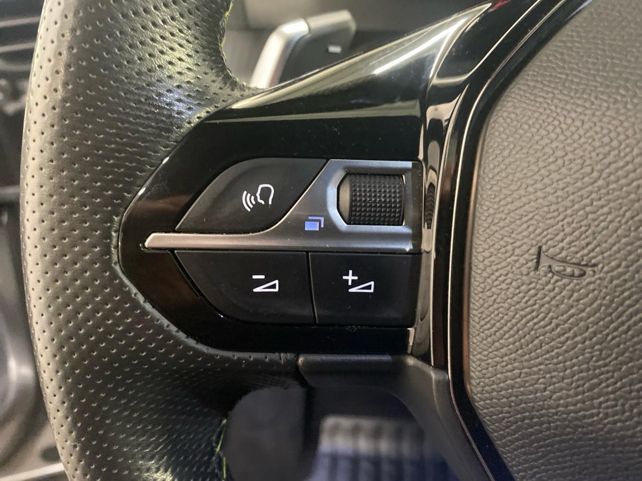 Peugeot 2008 puretech 130 s&s eat8 gt — photo 19