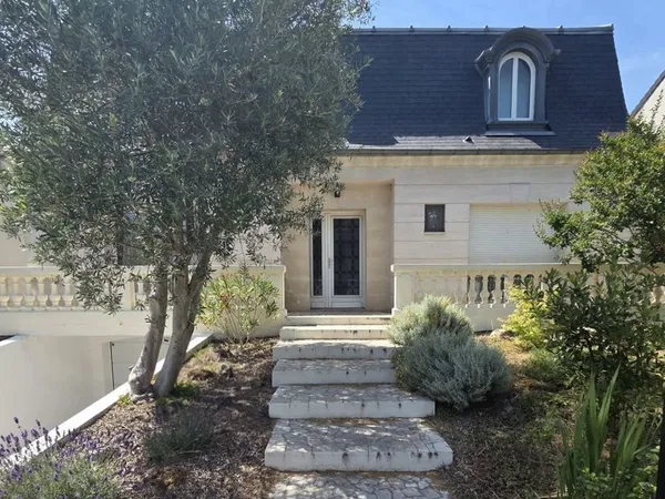 Maison mansardée 180m² - Livry Gargan