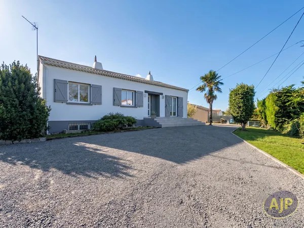 Spacieuse maison familiale avec grand terrain !