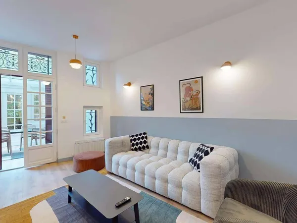 Maison 15 pièces 350 m²