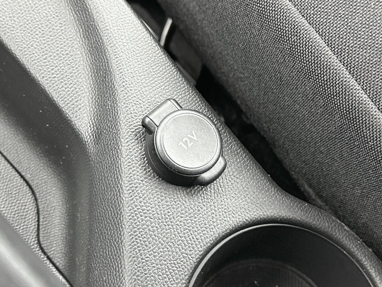 Peugeot 208 puretech 75 s&s bvm5 like — photo 25