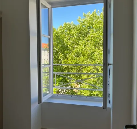Loue appartement rénové - 105m²