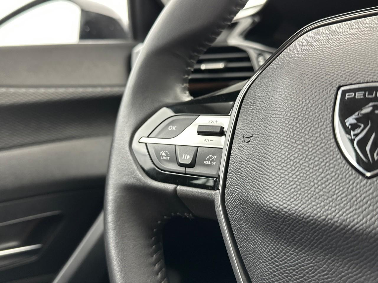 Peugeot 308 sw puretech 130ch s&s eat8 active pack — photo 17