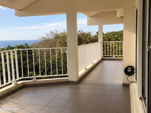Appartement T3 - 55 m² - Les Avirons Centre - Vue mer