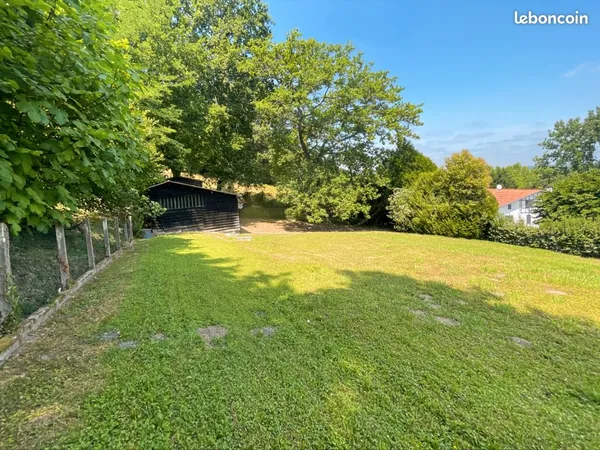Terrain de 850 m2 à Mouguerre