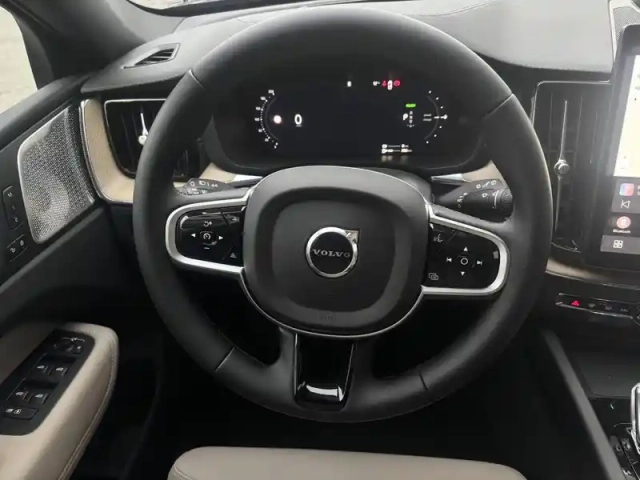 Volvo Xc60 t6 awd hybride rechargeable 253 ch+145 ch geartronic 8 — photo 3