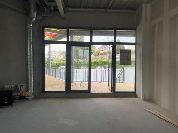 LOCAL COMMERCIAL A LOUER 145 M² - LESNEVEN