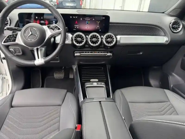 Mercedes Glb 200 d progressive line — photo 8