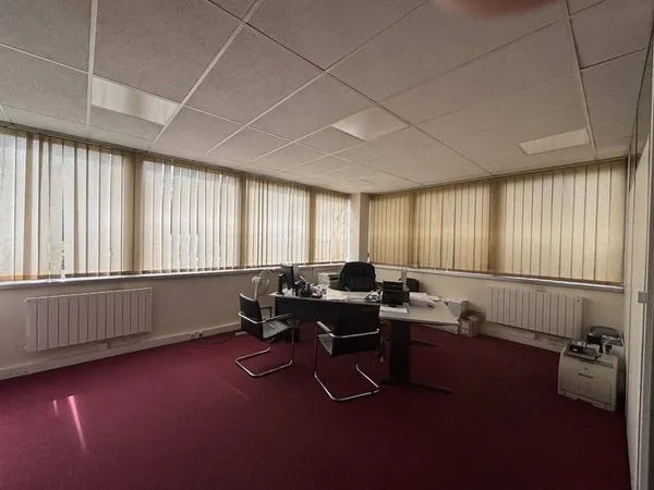 Entrepôt 1608 m²