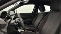 Peugeot 2008 1.2 Hybrid 145ch Style e-DCS6 — photo 12