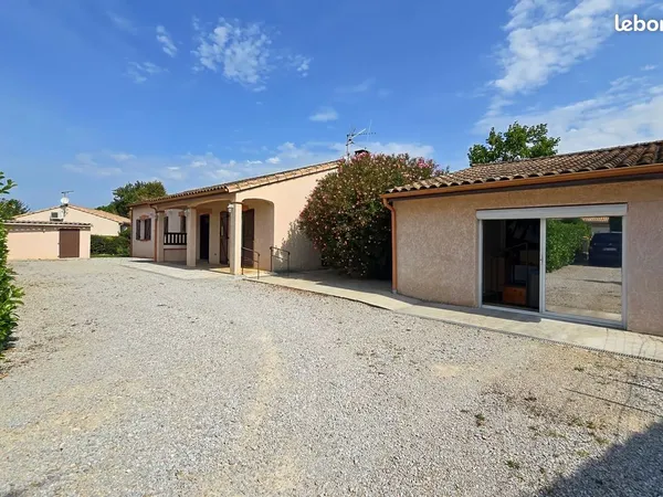 Maison de plain-pied au pech 155 m2 avec dependance