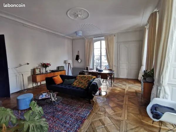 Appartement dans Hôtel Particulier 117m2, F4 + Garage et Cave