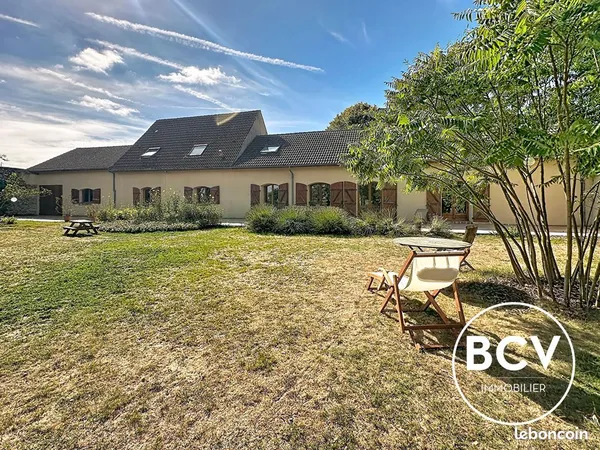 Maison 6 pièces 222 m²