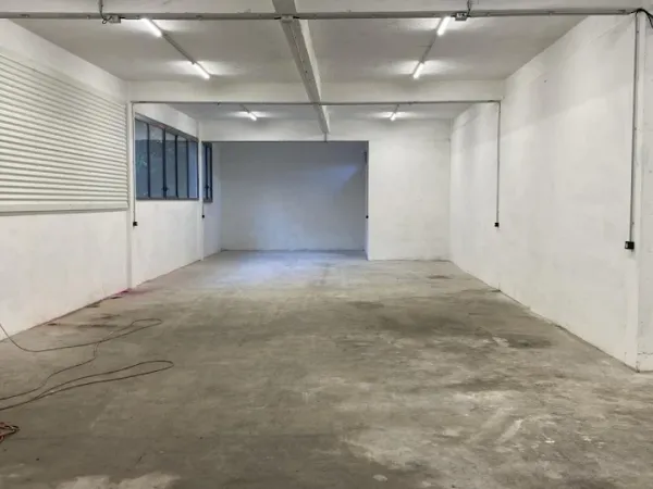 Terrain 300 m²
