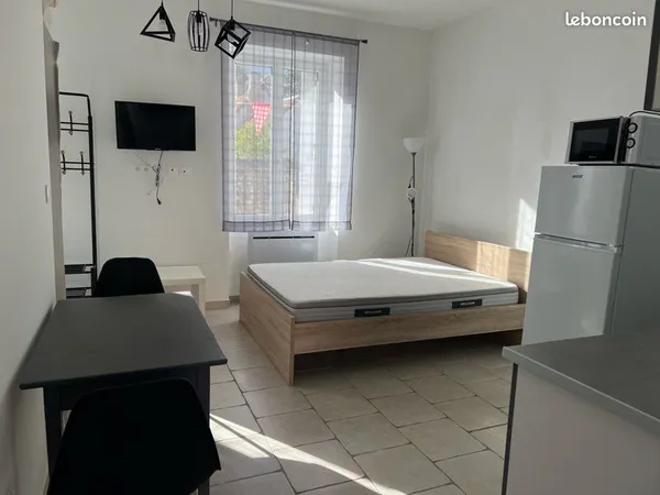 Studio meublé CHÉMERY