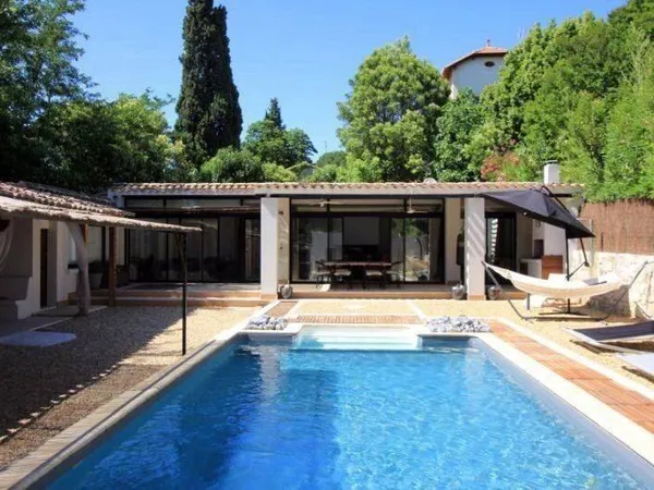 Maison 7 pièces 220 m²