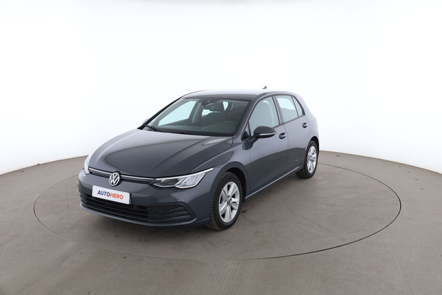 Volkswagen Golf VIII 1.0 eTSI DSG7