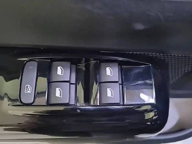 Citroën C3 puretech 110 s&amp;s eat6 — photo 29