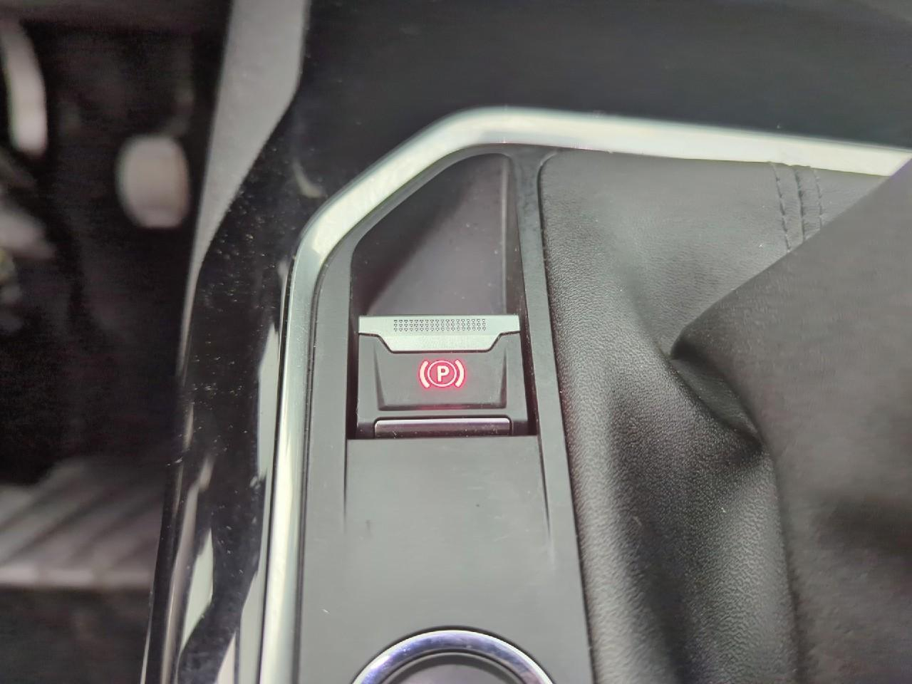 Peugeot 3008 puretech 130ch s&s bvm6 active pack — photo 21