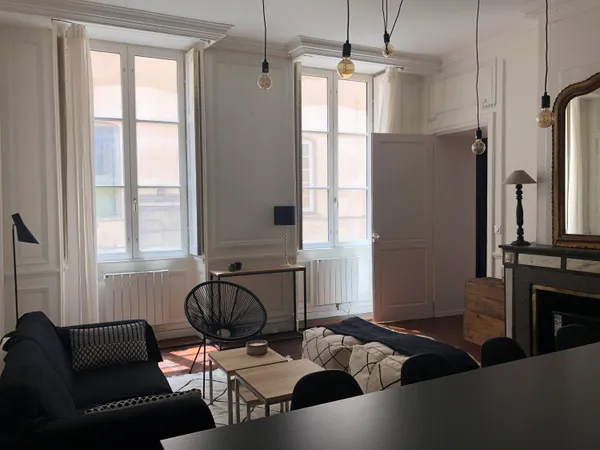 loue F2 + bureau Lyon centre