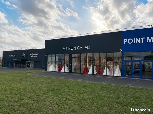 Local commercial 830 m² GROSLAY