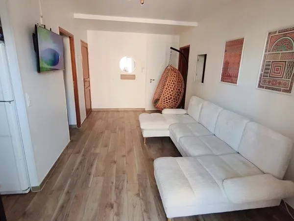 T3 entièrement rénové 53 m2 grand balcon 12,5 m2