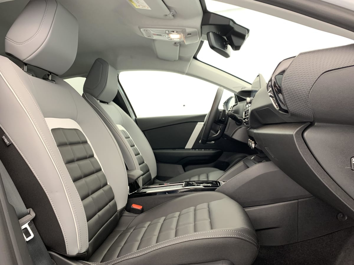 Citroën C4 — photo 9