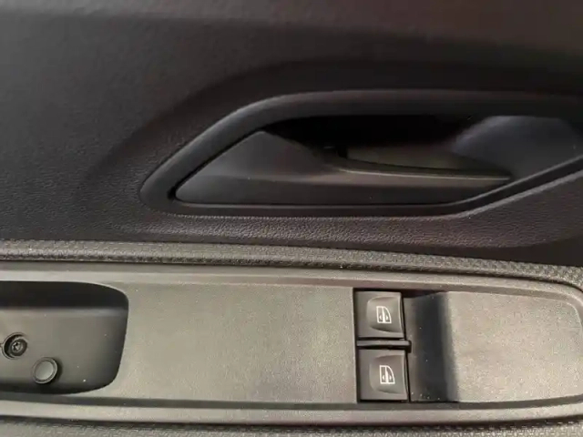 Dacia Sandero sce 65 — photo 22