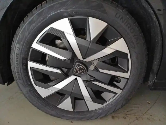 Peugeot 208 hybrid 100 e-dcs6 — photo 42