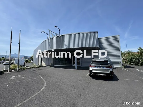 Local commercial 330 m² AUBIERE