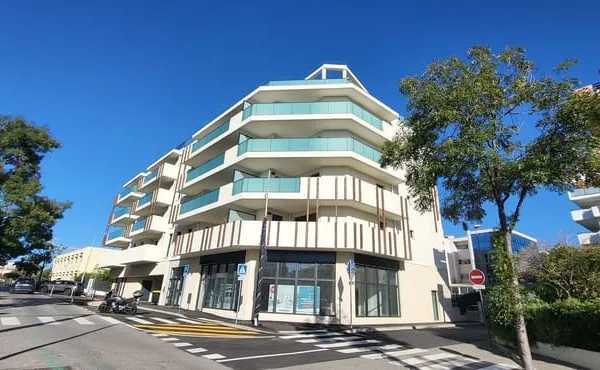 Commerce Vente Cagnes-sur-Mer 1p 120m² 399640€