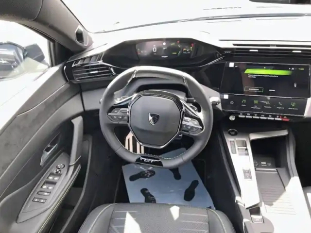 Peugeot 308 hybrid 145 e-dcs6 — photo 9