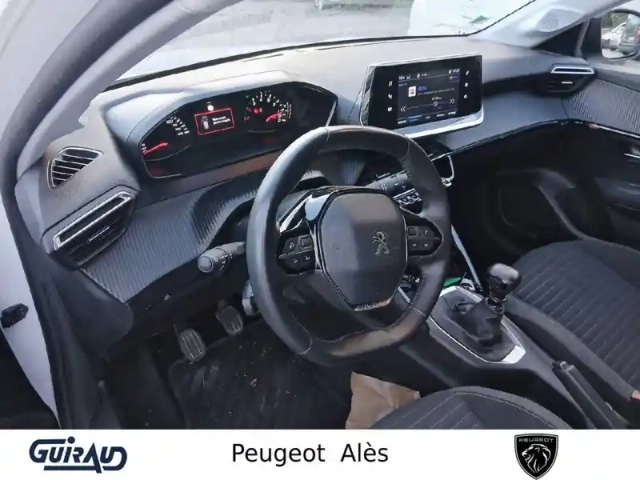 Peugeot 208 puretech 100 s&amp;s bvm6 — photo 8