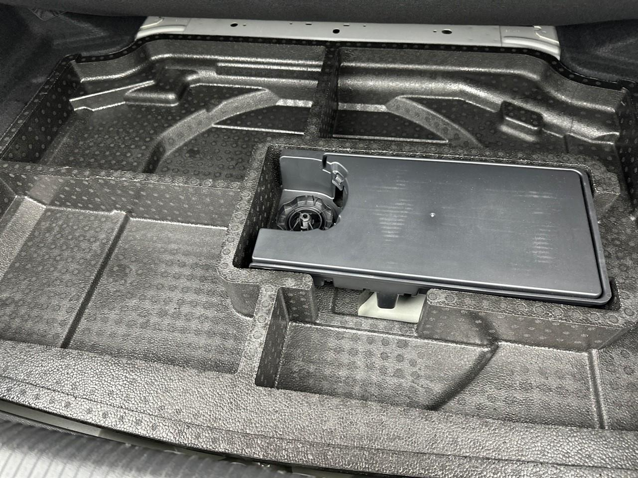 Peugeot 308 hybrid 145 e-dcs6 allure — photo 32