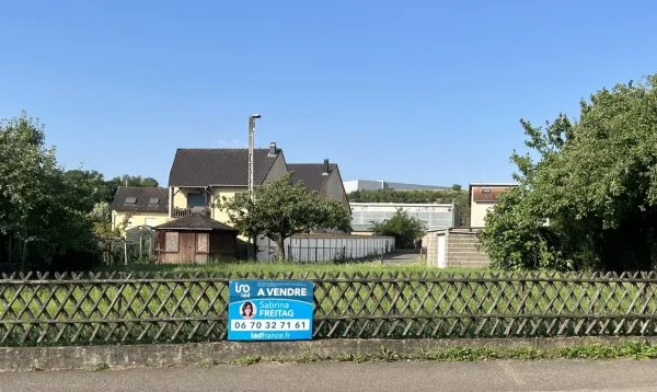 Terrain 685 m²