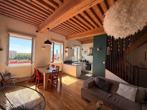 Appartement Canut T4 de 100 m² Duplex - Vue unique