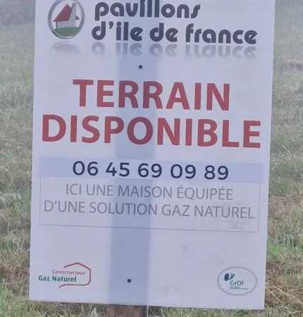 Terrain à bâtir de 520 m² à MONTDIDIER (80)