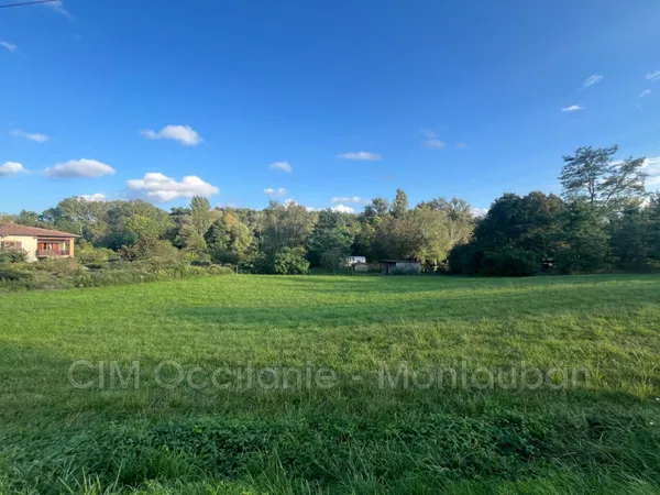 Terrain en individuel 2735 m²