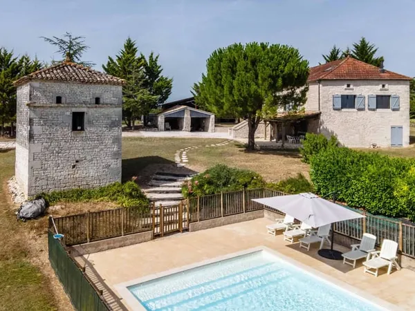 Country house with pool